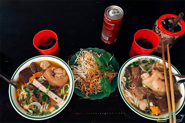 12 địa điểm đặc sản đậm chất Huế “ăn là ghiền”