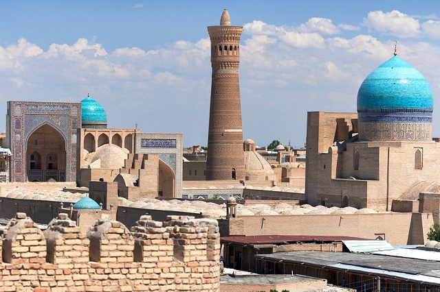 Khoảng cách giữa sân bay quốc tế Bukhara và trung tâm thành phố Bukhara
