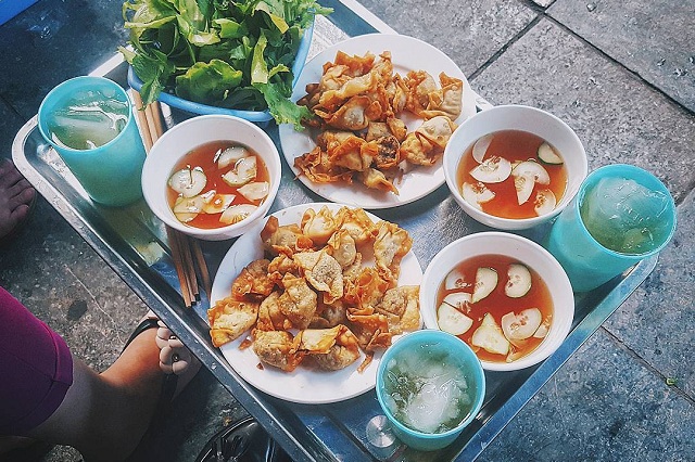 9 địa điểm ăn vặt ngon rẻ ở Hà Nội