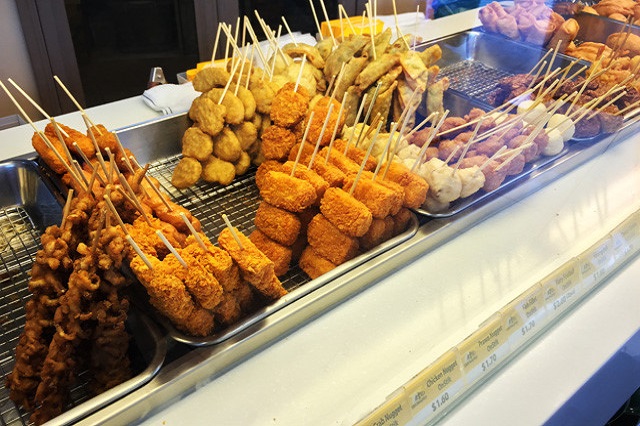 Các món ăn vặt hấp dẫn ở Singapore bạn không thể bỏ qua