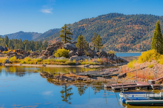 Điểm danh các hồ nước đẹp tựa tranh vẽ tại California