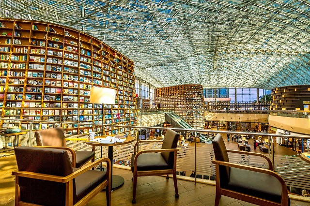 Khám phá thư viện khổng lồ ở Seoul, Hàn Quốc