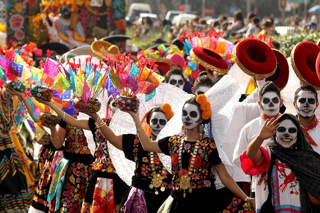 Những điều bí ẩn vô cùng thú vị về lễ hội của những người chết tại Mexico
