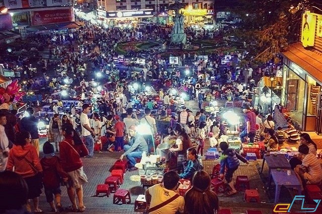 Chợ phố đêm Đà Lạt lúc nhộn nhịp đông vui